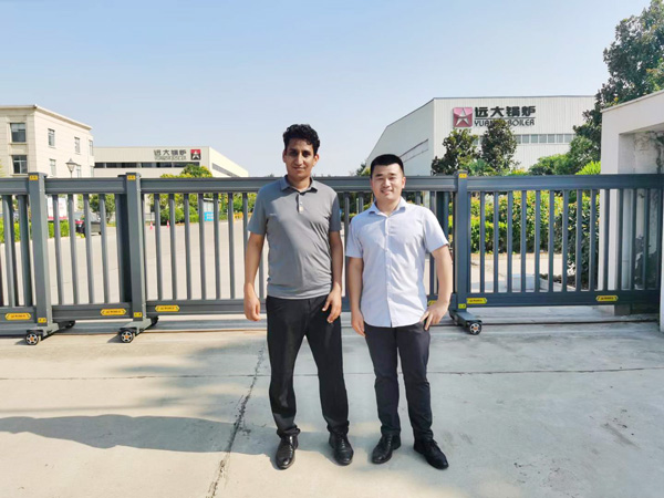 Welcome-Saudi-Customers-to-Inspect-the-5-Ton-light oil-Fired-Boiler600 (1).jpg